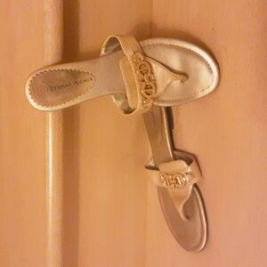Classy Etienne Aigner Slippers